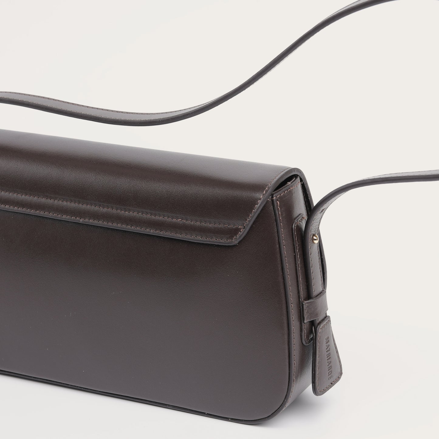 Otto Baguette Bag in Leather - Brown