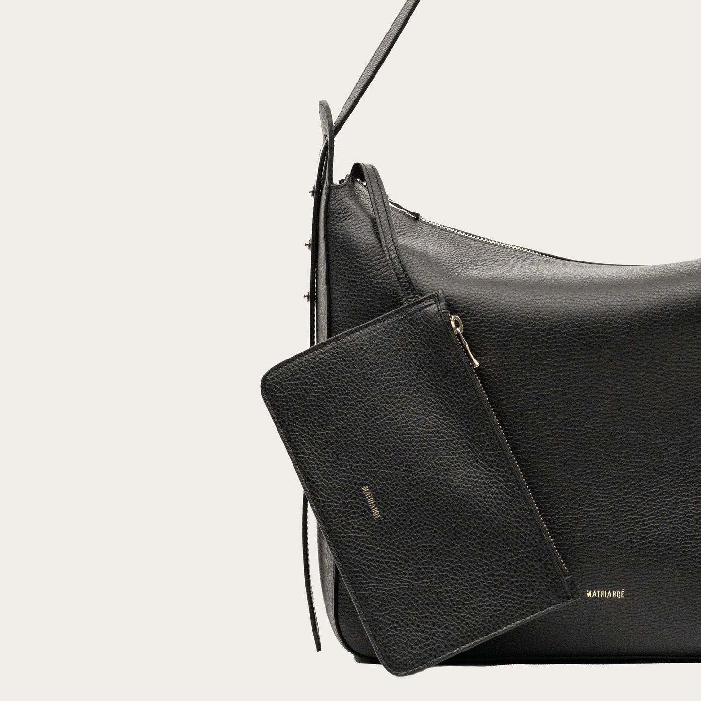 Nova Large Shoulder Bag in Leather - Black
