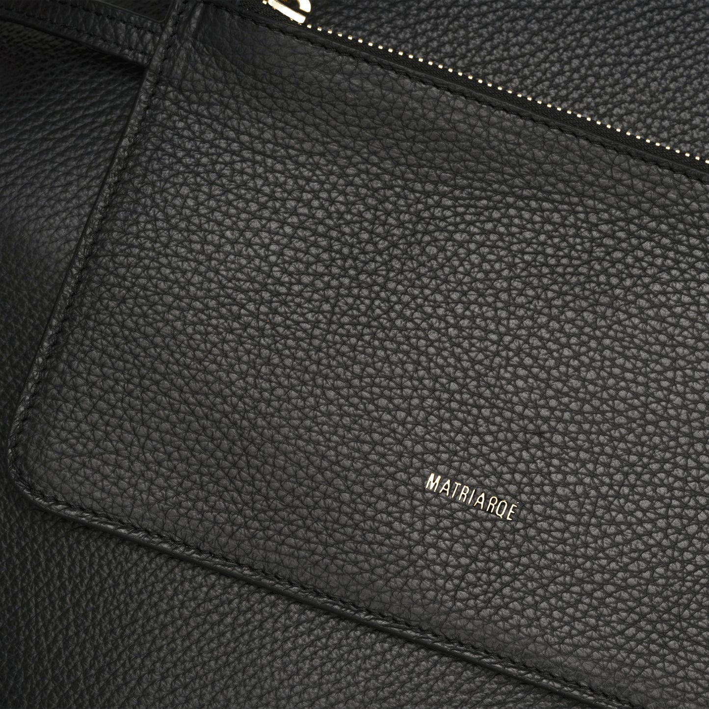 Nova Large Shoulder Bag in Leather - Black