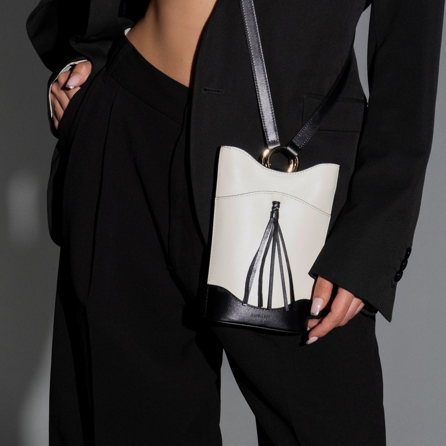 Eos Crossbody Bag in Suede - Black&White MATRIARQE