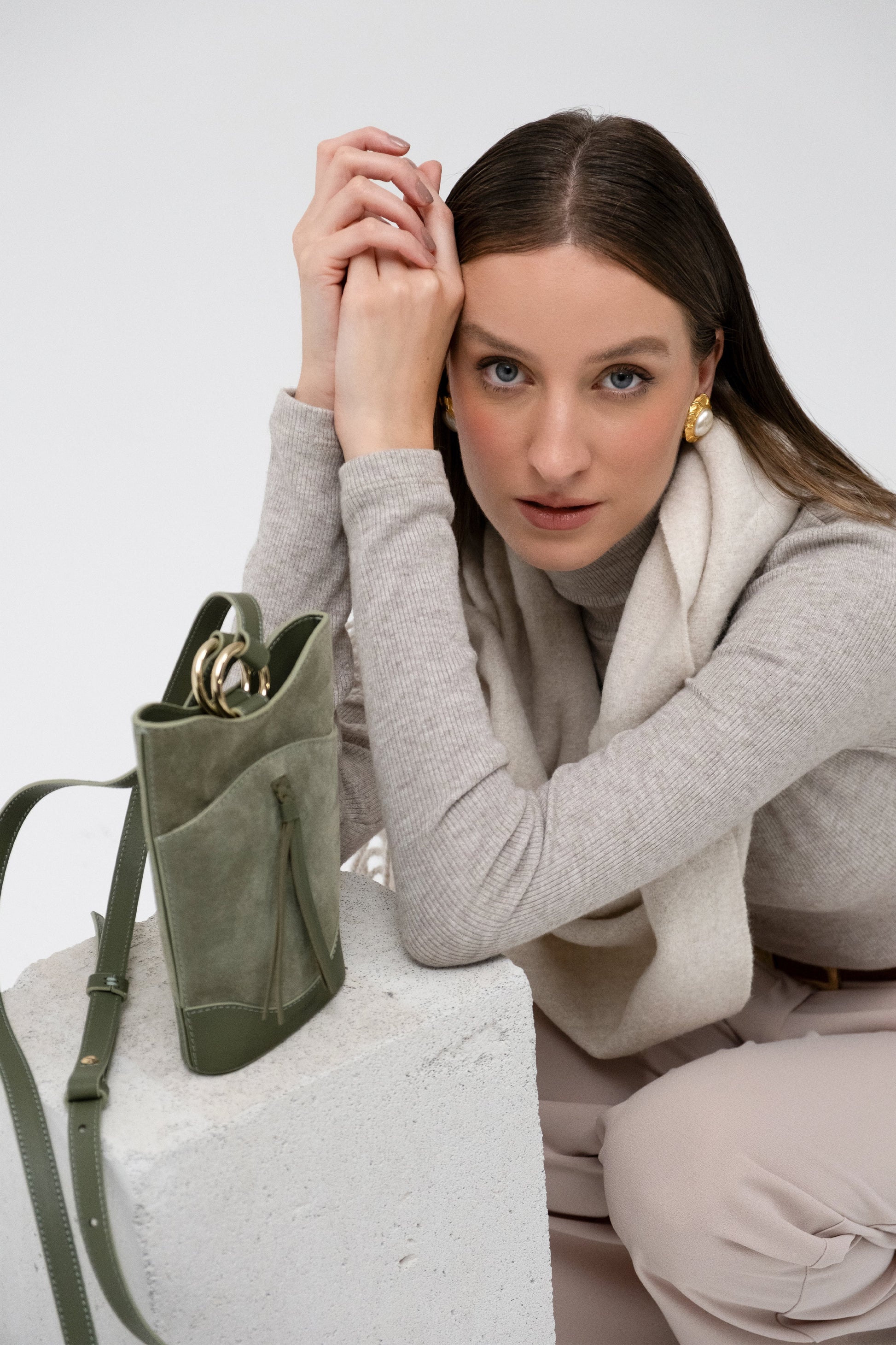 Eos Crossbody Bag in Suede - Olive MATRIARQE